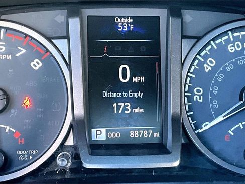 Certified 2021 Toyota Tacoma TRD Off-Road image 2