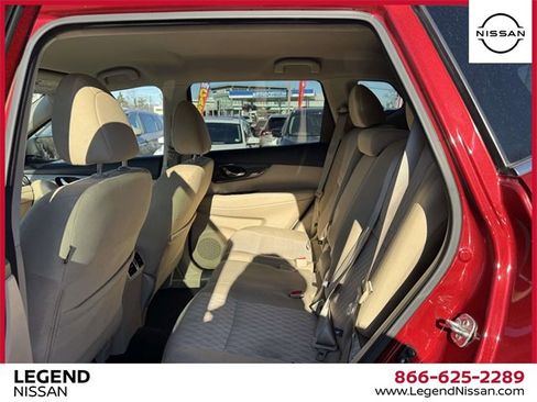 Used 2020 Nissan Rogue SV image 12