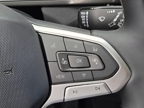 New 2026 Volkswagen Taos SE FWD image 19