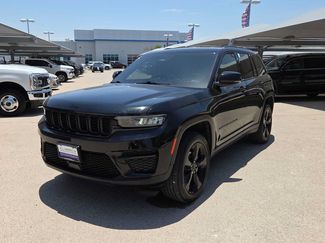 Used 2024 Jeep Grand Cherokee Altitude AWD/4WD video 4