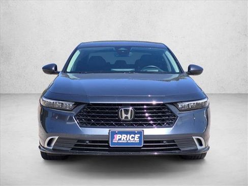 Used 2023 Honda Accord Touring image 2