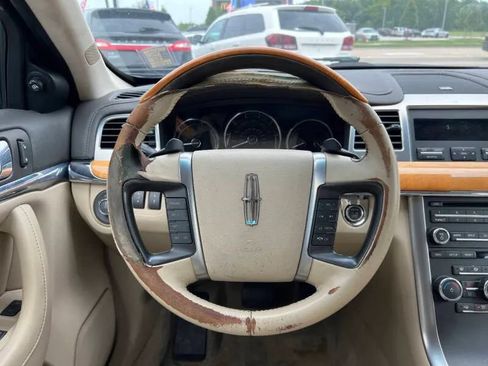 Used 2011 Lincoln MKS FWD image 18