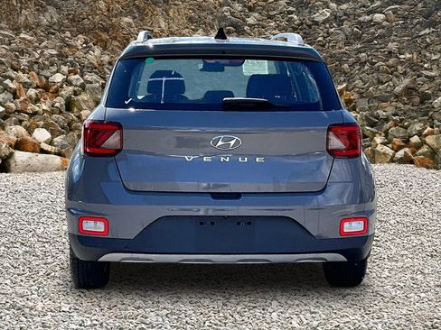 Used 2020 Hyundai Venue SEL image 4