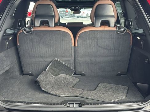 Used 2024 Volvo XC90 B6 Plus image 32