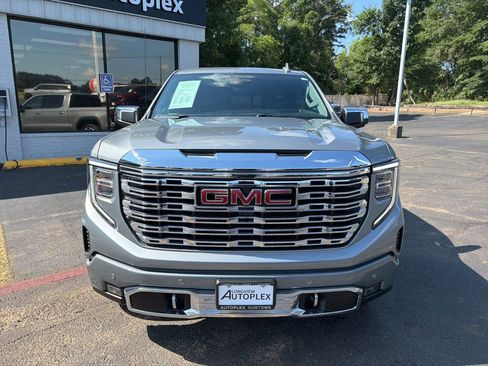 Used 2024 GMC Sierra 1500 Denali w/ Denali Reserve Package AWD/4WD image 3