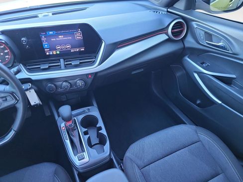 Used 2024 Chevrolet Trax RS image 12