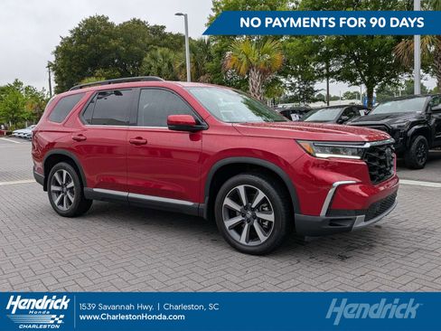 Certified 2025 Honda Pilot Touring image 1