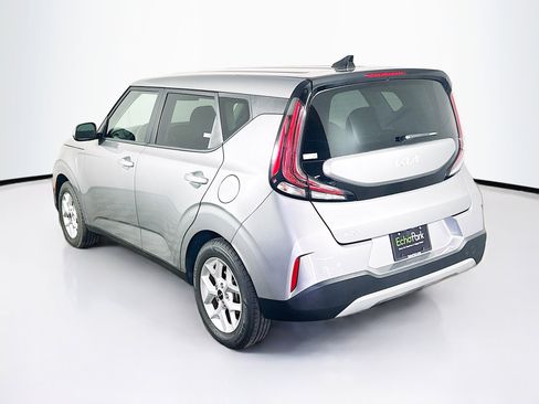 Used 2025 Kia Soul LX w/ LX Technology Package image 5