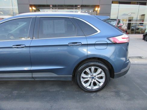 Used 2019 Ford Edge Titanium w/ Cold Weather Package image 4