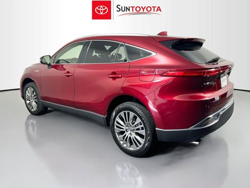 Used 2021 Toyota Venza XLE w/ Softex Package image 6