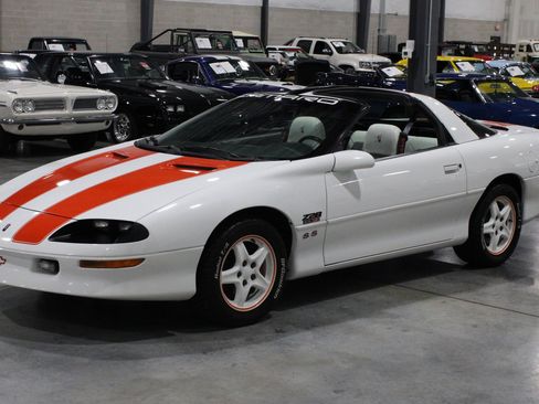 Used 1997 Chevrolet Camaro Z28 w/ Preferred Equipment Group 2 RWD image 2