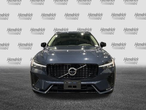 Used 2025 Volvo XC60 B5 Plus image 3