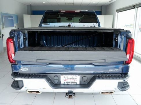 Used 2022 GMC Sierra 1500 SLT w/ X31 Off-Road Package image 8