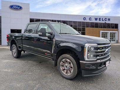 New 2025 Ford F350 King Ranch w/ FX4 Off-Road Package