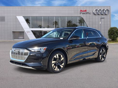 Used 2023 Audi e-tron Premium Plus w/ Premium Plus Package image 1