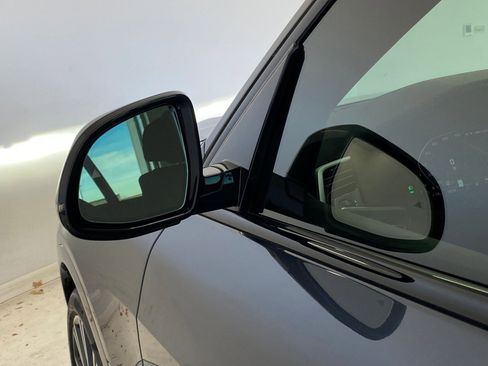 Used 2020 BMW X7 M50i w/ Executive Package image 22