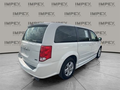 Used 2013 Dodge Grand Caravan SE image 5