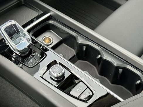 New 2026 Volvo XC60 B5 Plus w/ Climate Package image 21