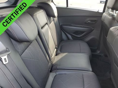 Used 2022 Chevrolet Trax LT w/ LT Convenience Package image 26