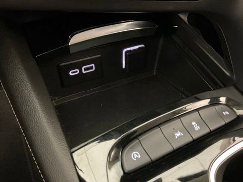 Used 2022 Buick Envision Preferred FWD image 23