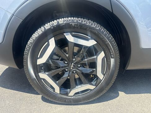 Used 2023 Kia Telluride EX w/ EX Captain's Chair Package AWD/4WD image 23