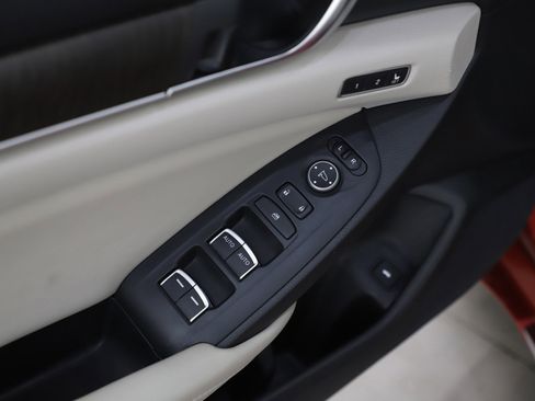 Used 2018 Honda Accord EX-L image 18