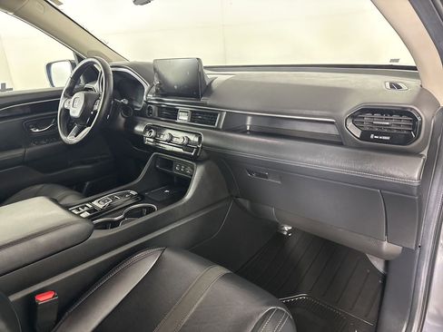 Used 2024 Honda Pilot Touring image 32