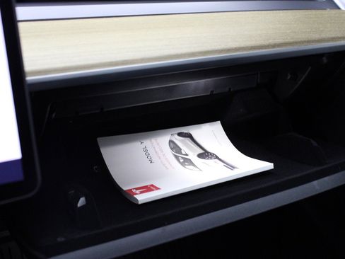 Used 2023 Tesla Model Y Long Range image 14