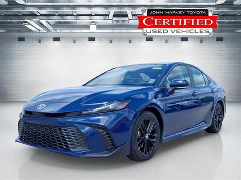 Certified 2025 Toyota Camry SE image 1