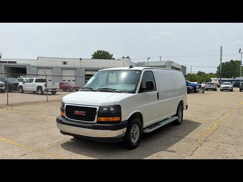 Used 2025 GMC Savana 2500 w/ Driver Convenience Package RWD image 2