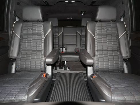 Certified 2024 Cadillac Escalade ESV Sport Platinum w/ LPO, ONYX Package AWD/4WD image 36