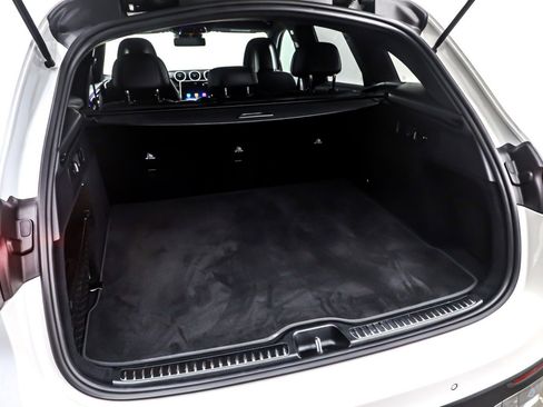 Used 2025 Mercedes-Benz GLC 300 image 23