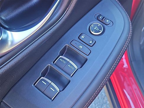 Certified 2025 Honda HR-V Sport image 22