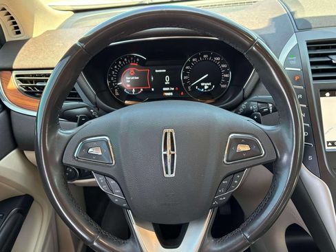 Used 2017 Lincoln MKC Select w/ Select Plus Package AWD/4WD image 25
