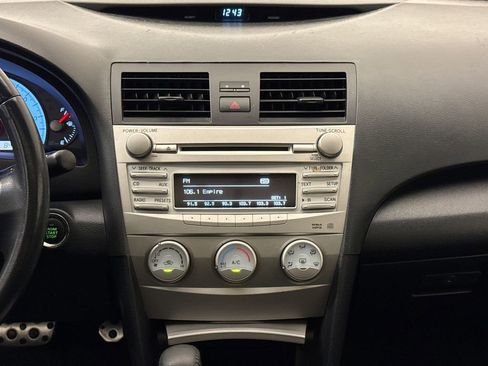 Used 2010 Toyota Camry SE FWD image 15