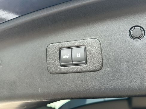 Used 2024 Nissan Armada Platinum w/ Captain's Chairs Package image 19