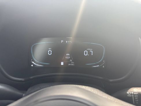 Used 2025 Kia Soul LX w/ LX Technology Package FWD image 30