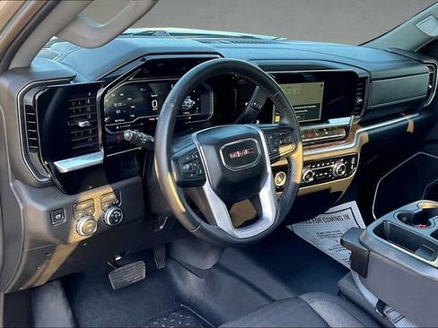 Used 2023 GMC Sierra 1500 Elevation AWD/4WD image 10