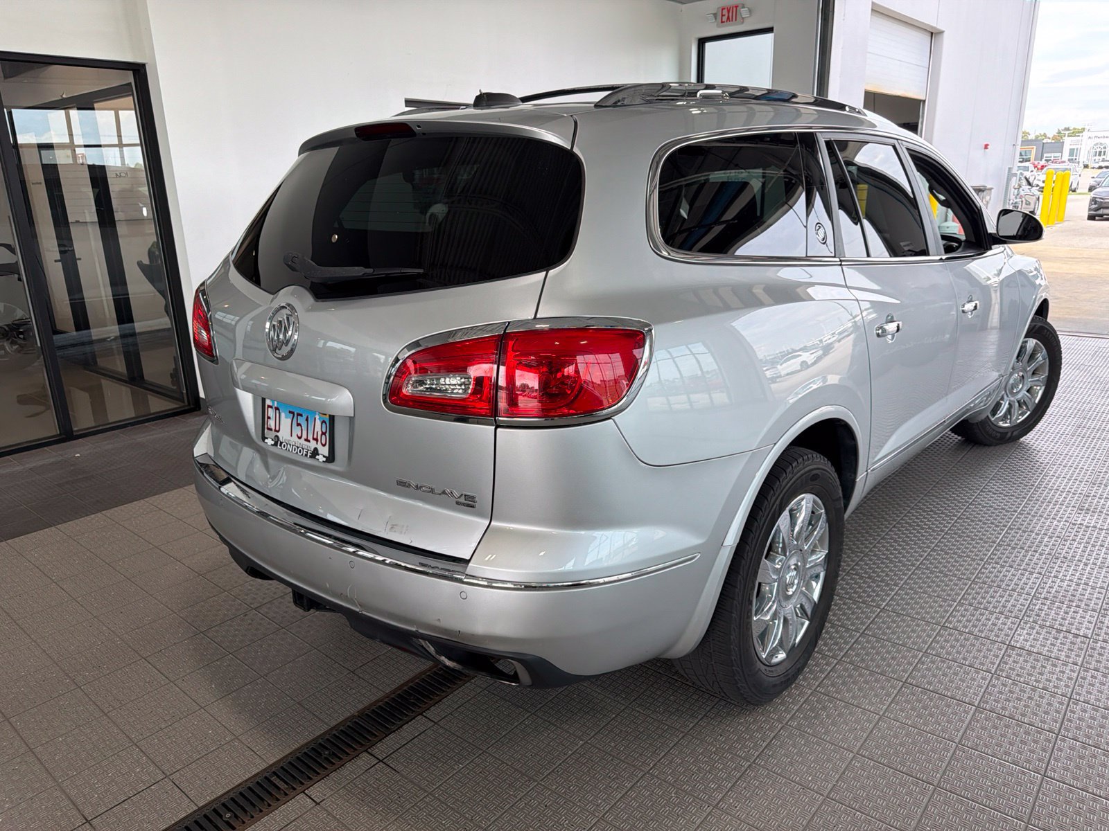 Used 2017 Buick Enclave Premium AWD/4WD image 10