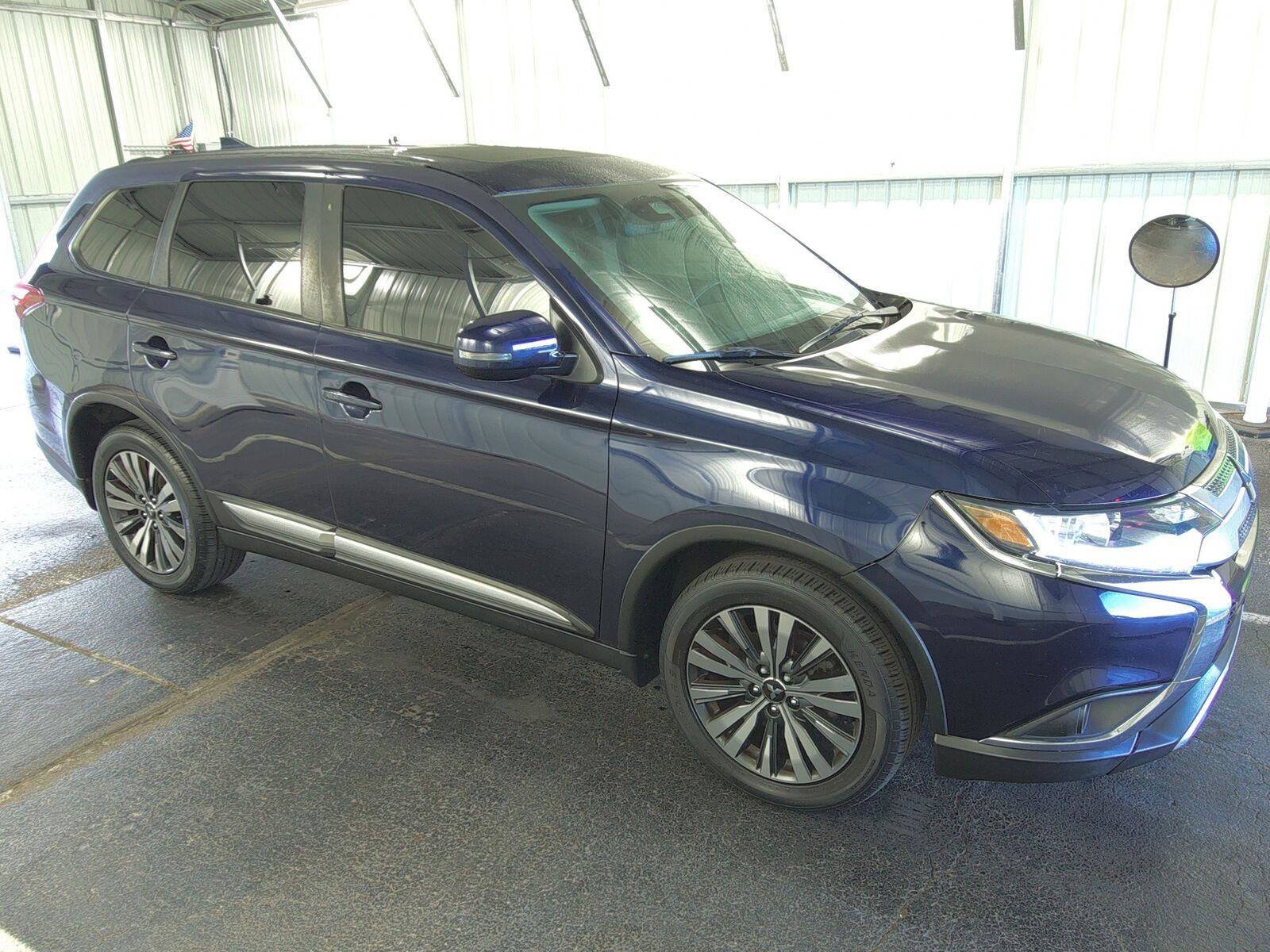 Used 2020 Mitsubishi Outlander FWD image 3