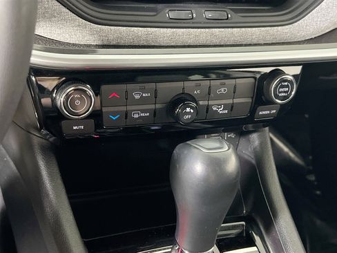 Used 2022 Jeep Compass Latitude AWD/4WD image 15