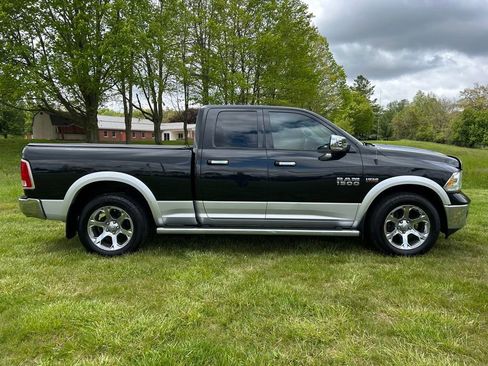Used 2016 RAM 1500 Laramie w/ Convenience Group AWD/4WD image 2