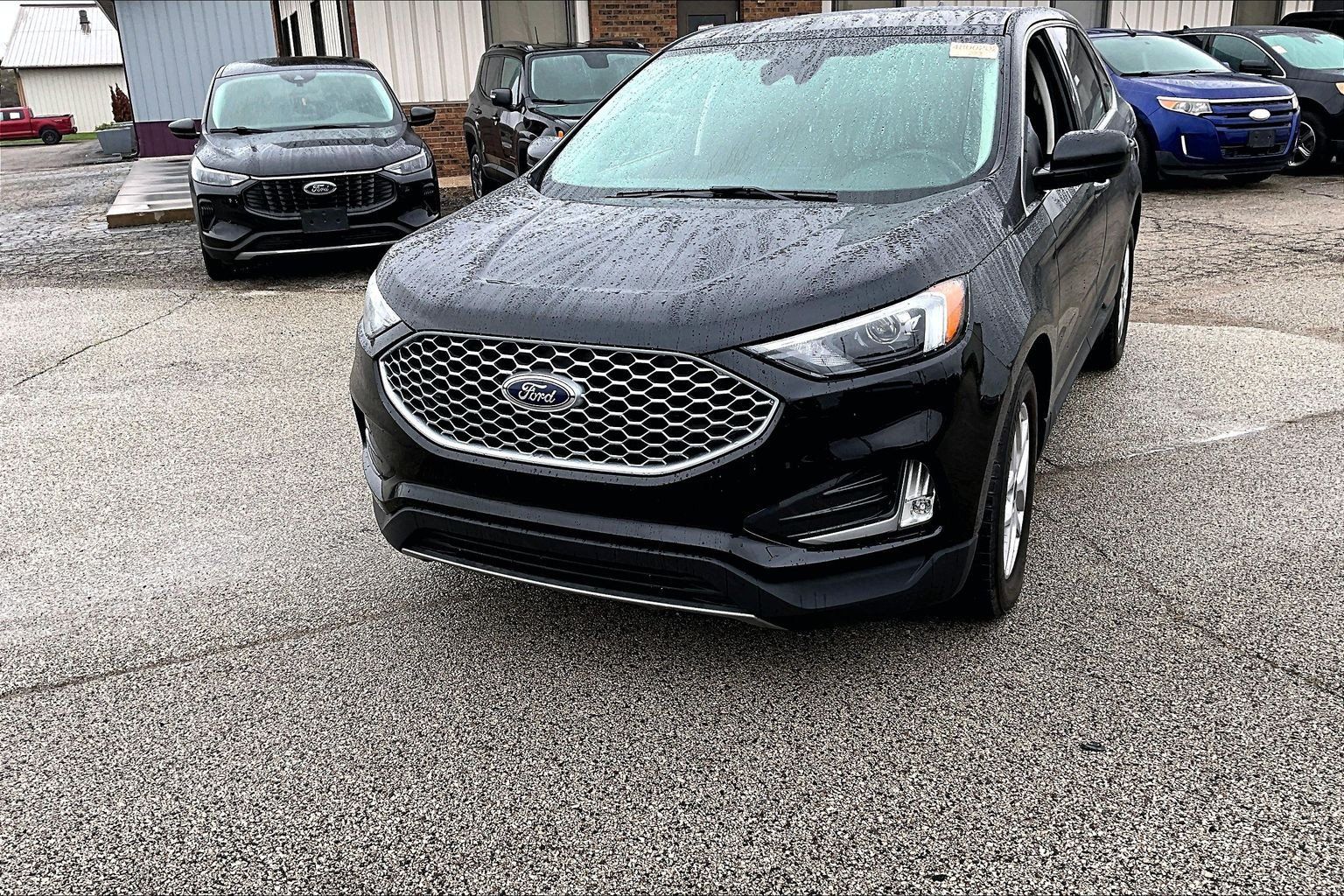 Used 2023 Ford Edge SEL w/ Convenience Package AWD/4WD image 4