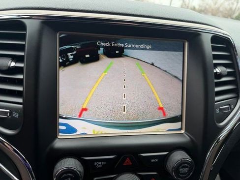 Used 2015 Jeep Grand Cherokee Limited image 32