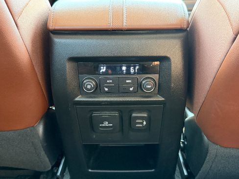 Used 2020 Chevrolet Traverse High Country w/ LPO, Floor Liner Package AWD/4WD image 17