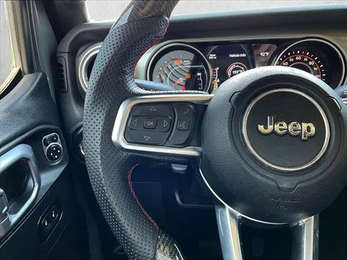 Used 2019 Jeep Wrangler Unlimited Sahara AWD/4WD image 19