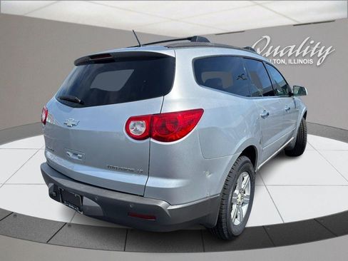 Used 2009 Chevrolet Traverse LT FWD image 4