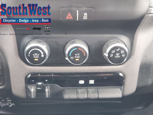 Used 2024 RAM 3500 Tradesman w/ Chrome Appearance Group image 19