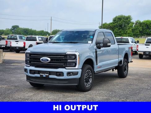 New 2026 Ford F250 Platinum AWD/4WD image 3