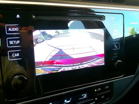 Used 2017 Toyota Corolla SE image 19